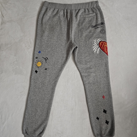 First Row Streetwear Flying Heart Graphic Gray Sweatpant Joggers - Picture 10 of 16